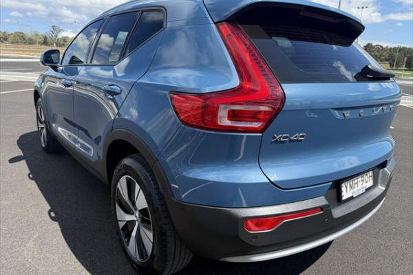 2023 Volvo XC40 XZ Plus B4 SUV Image 6