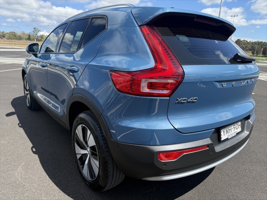 2023 Volvo XC40 XZ Plus B4 SUV Image 6