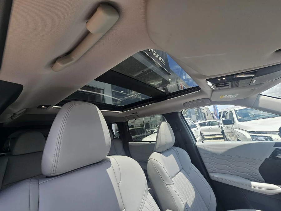 2025 Mitsubishi Outlander ZM Exceed SUV Image 18