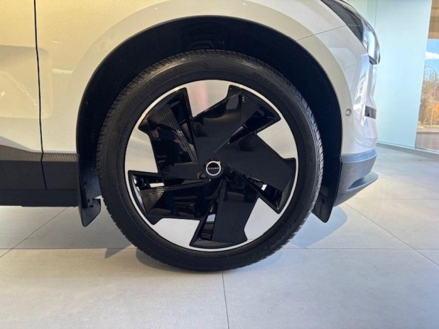 2024 MY25 Volvo EX30  Single Motor Extended Range Ultra SUV Image 10