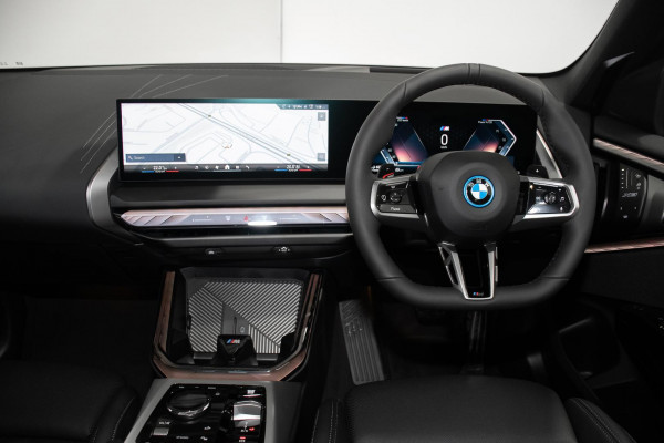 2026 BMW X3 G45 30e xDrive SUV image 7