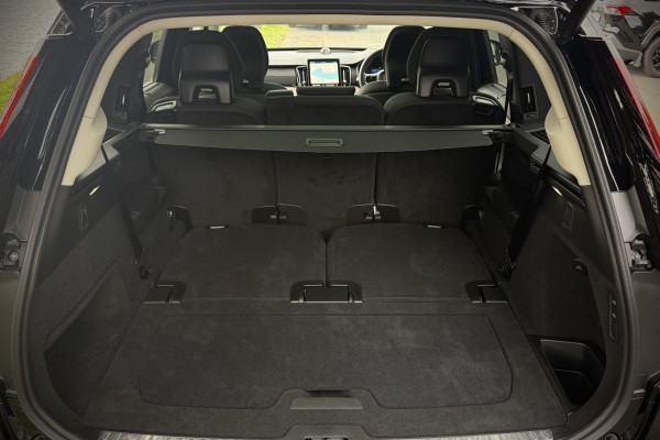 2026 Volvo XC90 L Series Ultra B5 Bright SUV Image 9