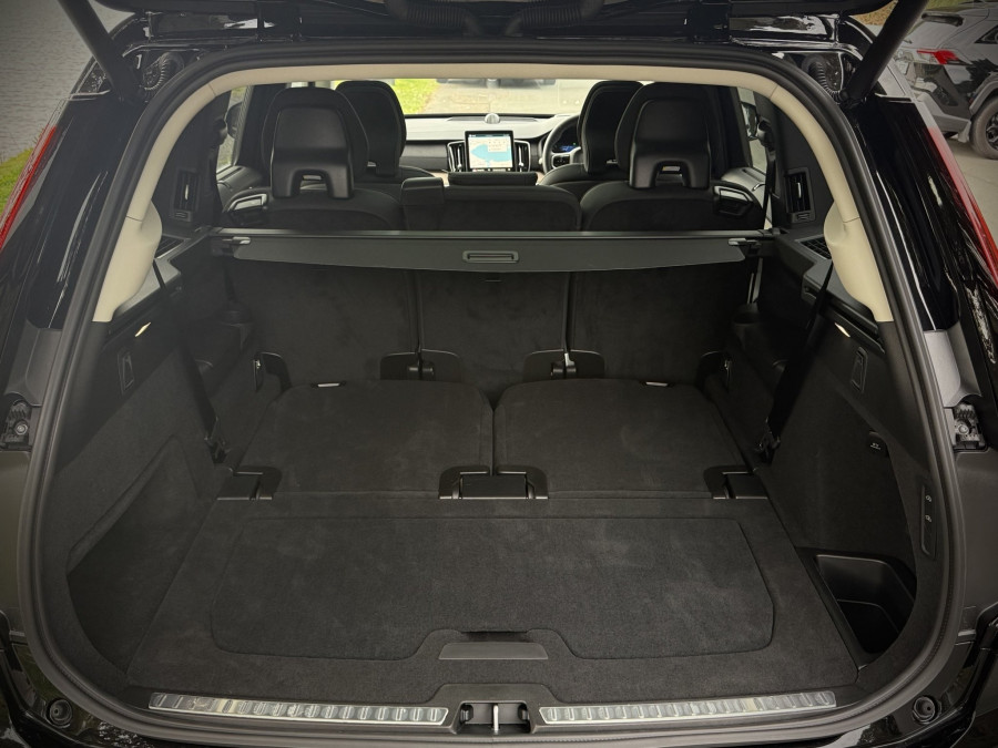 2026 Volvo XC90 L Series Ultra B5 Bright SUV Image 9