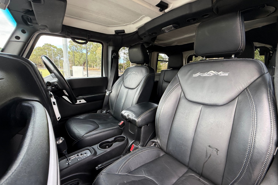 2014 Jeep Wrangler JK Polar SUV Image 21