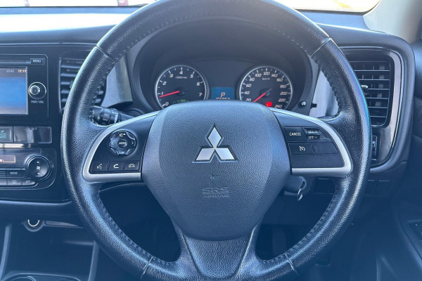 2012 MY13 Mitsubishi Outlander ZJ ES SUV Image 3