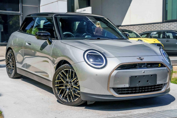 MINI Cooper SE Favoured J01