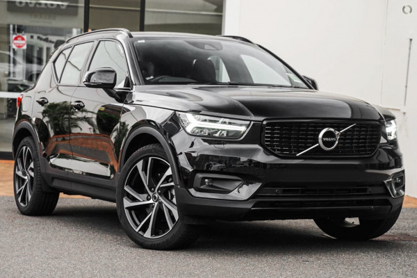 New 2020 Volvo XC40 T5 R-Design #V412405