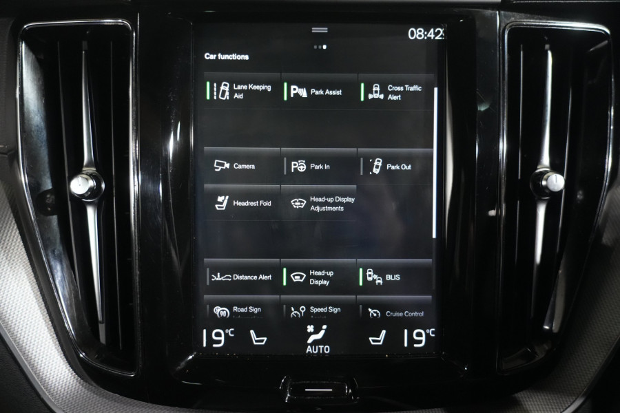 2018 Volvo XC60 UZ T8 R-Design SUV