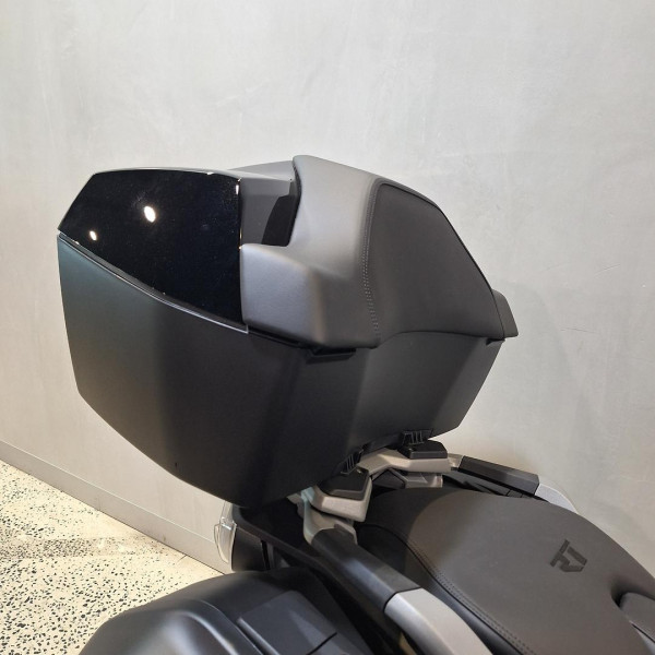2026 BMW R 1300 RT Triple Black R 1300 image 19