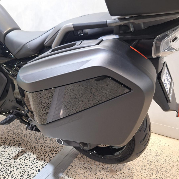 2026 BMW R 1300 RT Triple Black R 1300 image 20
