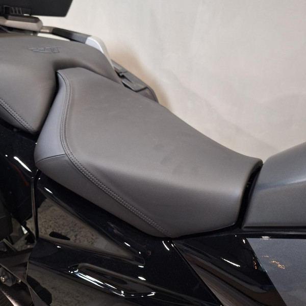 2026 BMW R 1300 RT Triple Black R 1300 image 21
