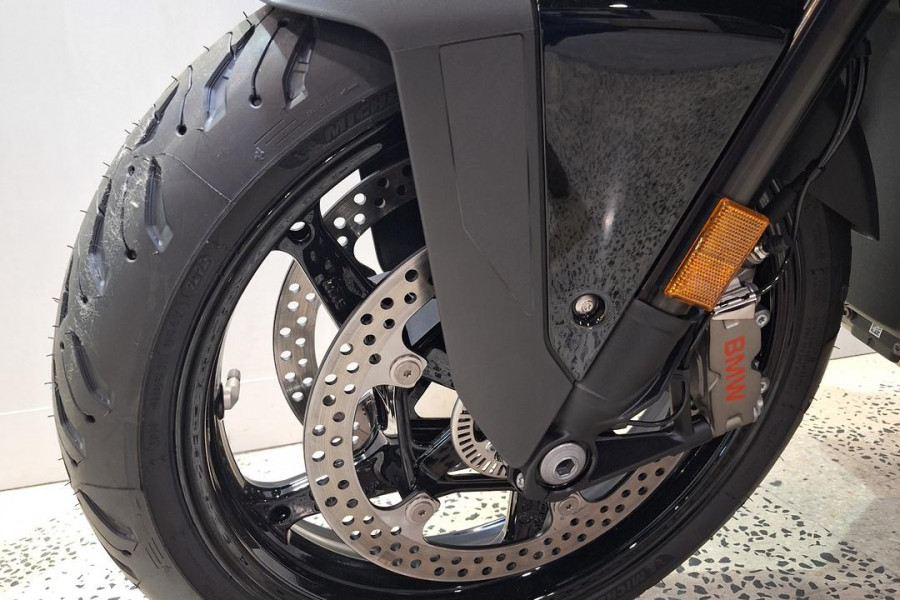 2026 BMW R 1300 RT Triple Black R 1300