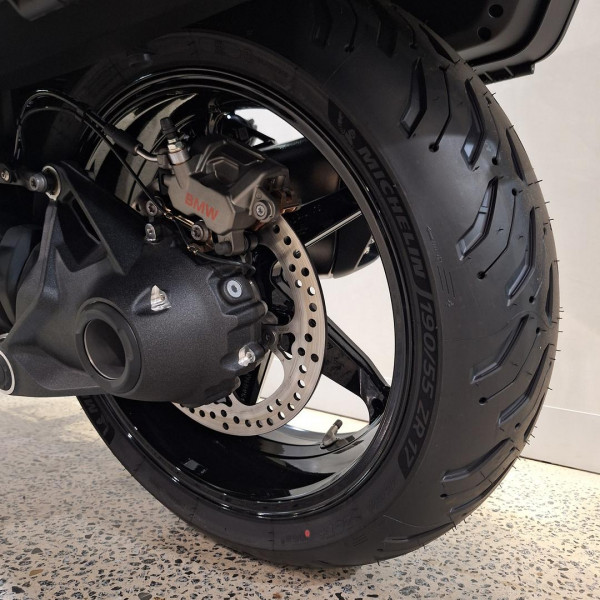 2026 BMW R 1300 RT Triple Black R 1300 image 33