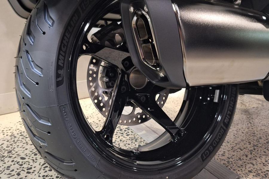 2026 BMW R 1300 RT Triple Black R 1300