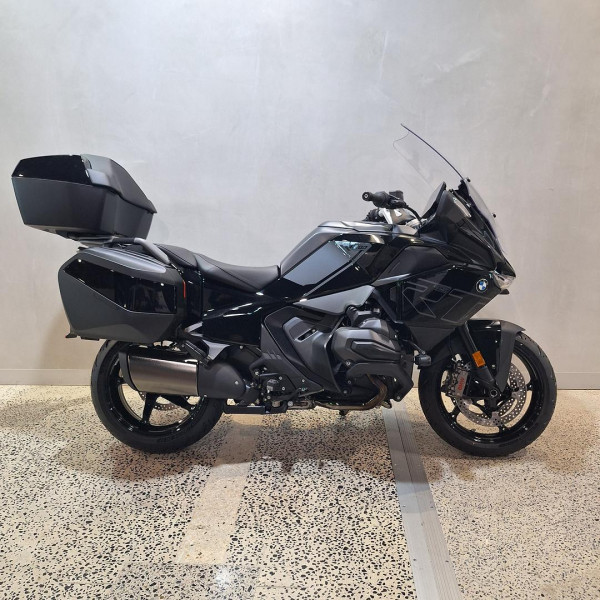 2026 BMW R 1300 RT Triple Black R 1300 image 3