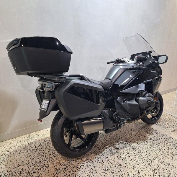 2026 BMW R 1300 RT Triple Black R 1300 image 4