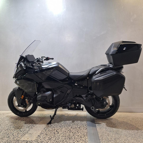 2026 BMW R 1300 RT Triple Black R 1300 image 5