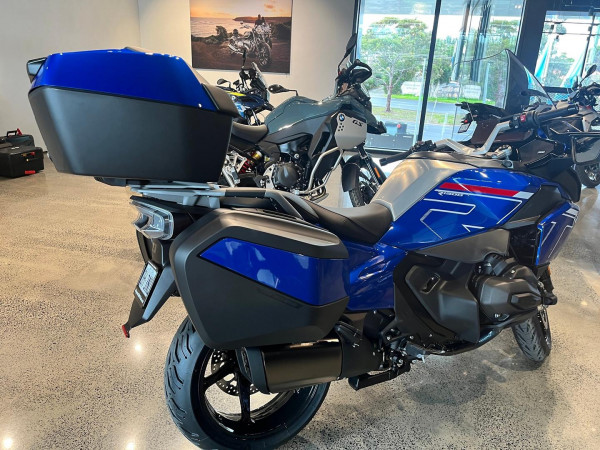 2026 BMW R 1300 RT Impulse R 1300 image 2