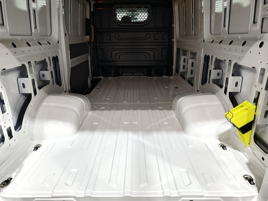 2025 Volkswagen Crafter SY1 50 TDI410 LWB Van Image 29
