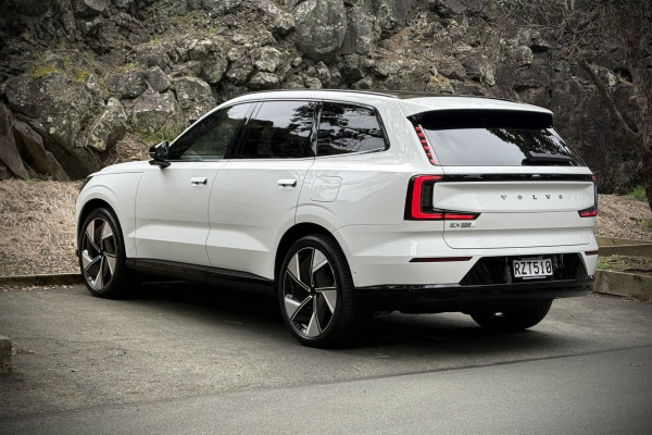2026 Volvo EX90 No Series Ultra Twin Motor Performance SUV Image 4