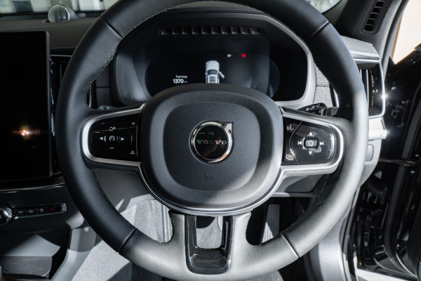 2026 Volvo XC90 L Series  Black Edition SUV Image 24