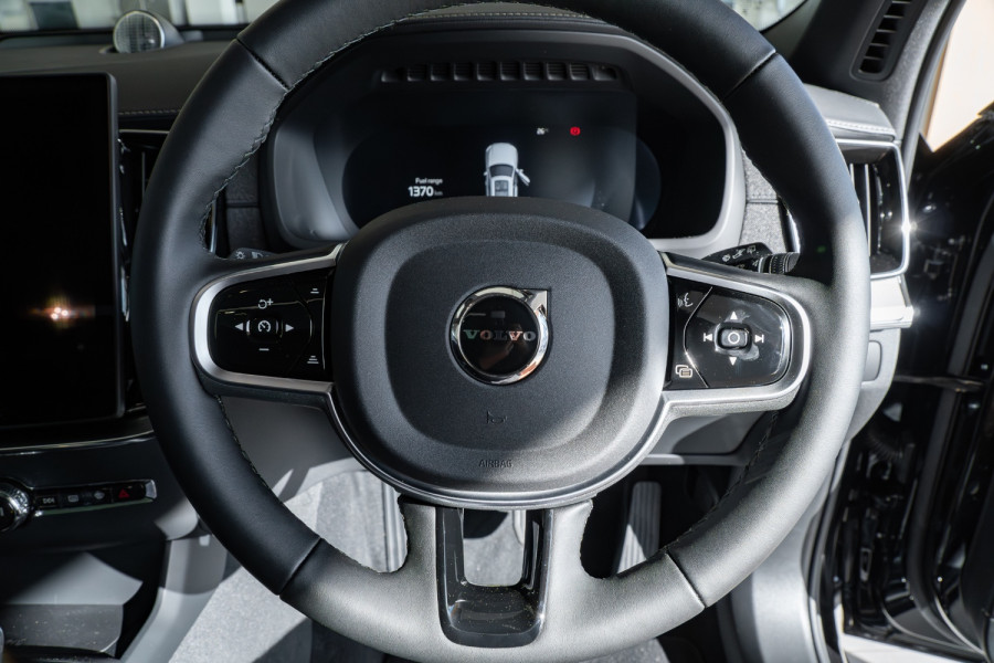 2026 Volvo XC90 L Series  Black Edition SUV Image 24