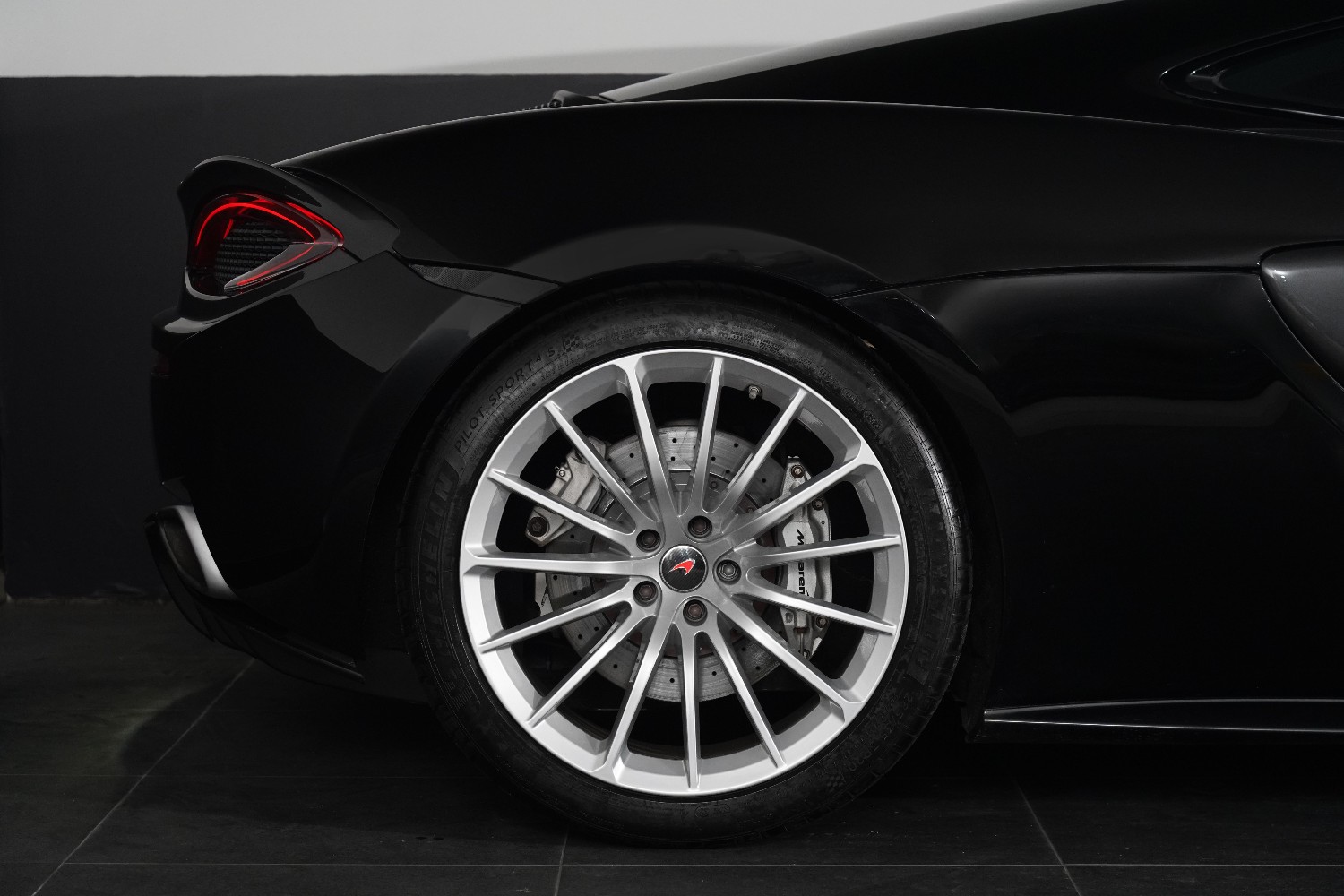 2016 McLaren 570gt Coupe Image 18
