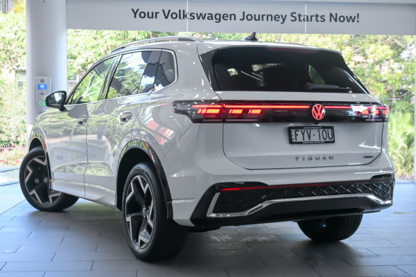2025 Volkswagen Tiguan CT 150TSI R-Line SUV Image 2