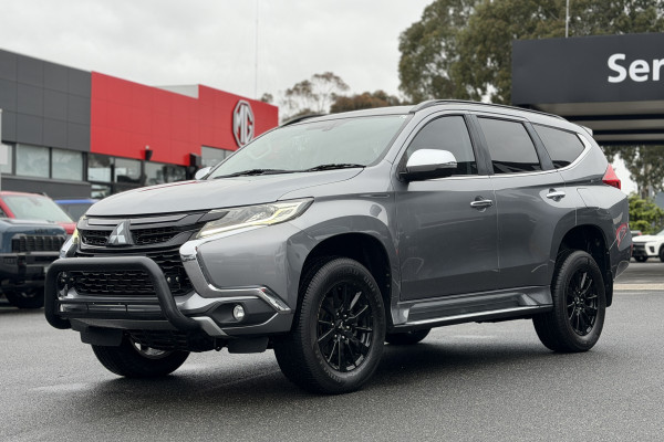 2019 Mitsubishi Pajero Sport QE Black Edition SUV Image 10