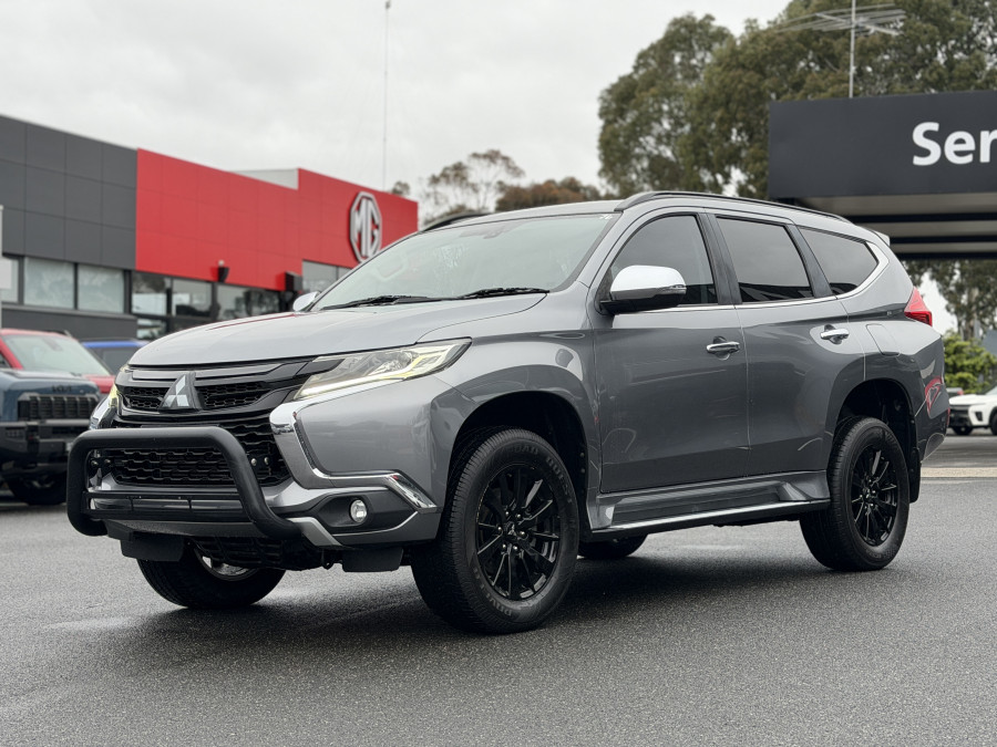 2019 Mitsubishi Pajero Sport QE Black Edition SUV Image 10