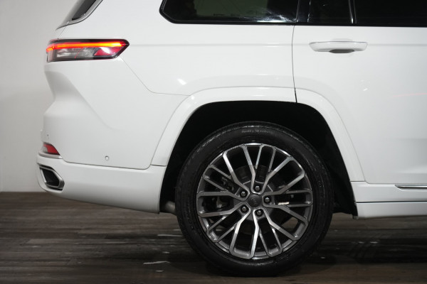 2024 Jeep Grand Cherokee Summit Reserve SUV Image 6