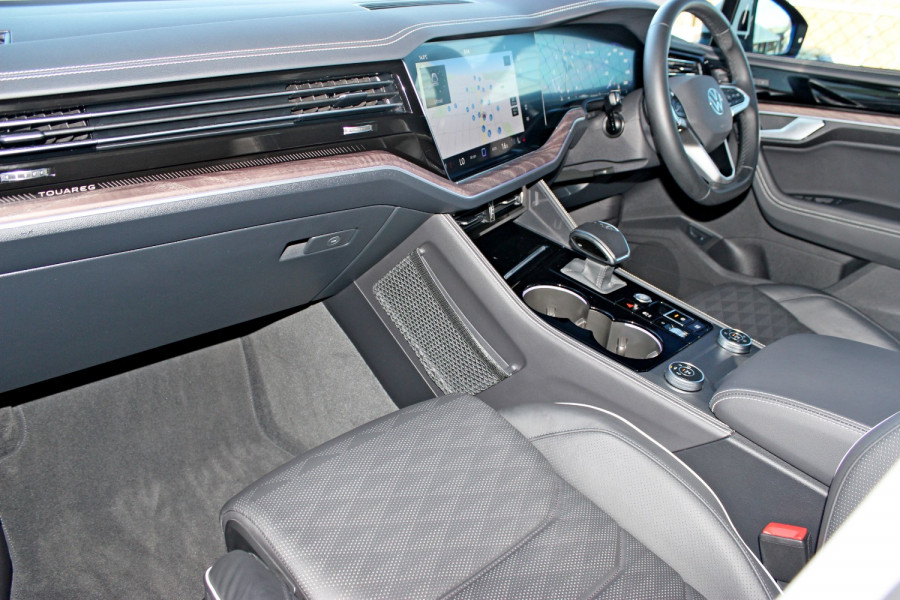 2024 MY25 Volkswagen Touareg RC 210TDI Elegance SUV Image 12