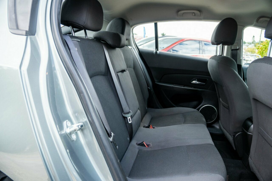 2014 Holden Cruze JH Series II Equipe Hatch Image 9