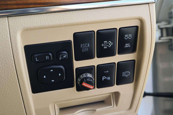2016 Toyota LandCruiser VDJ200R VX SUV Image 17