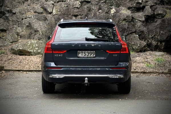 2023 Volvo XC60 UZ Ultimate B5 Bright SUV Image 3