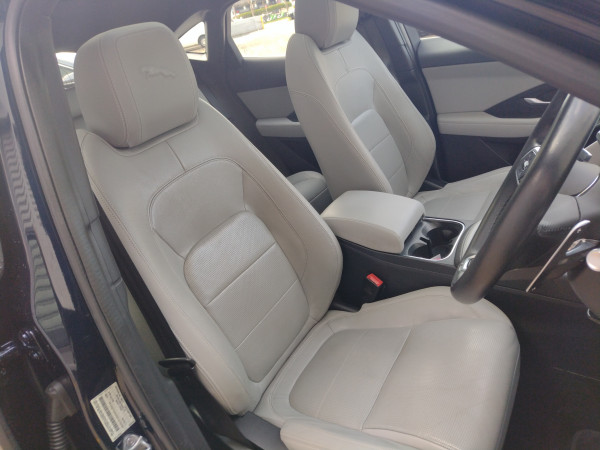 2021 Jaguar E-PACE X540 P250 SE SUV image 10