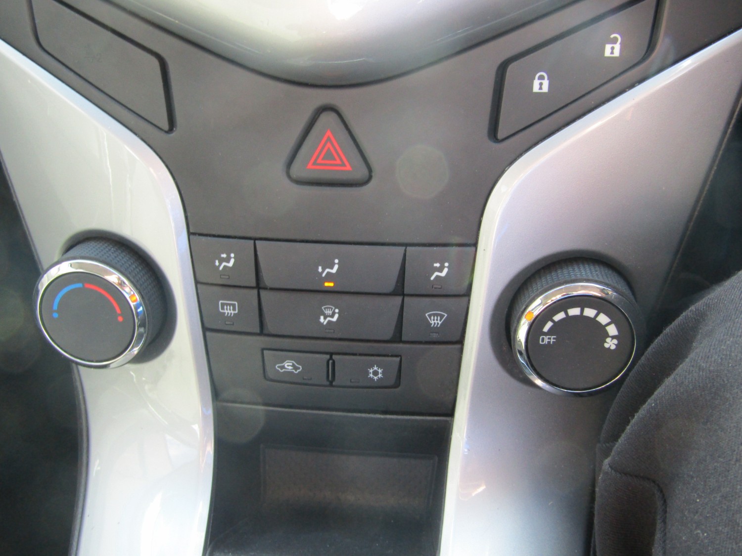 2014 Holden Cruze JH Series II  Equipe Hatch Image 24