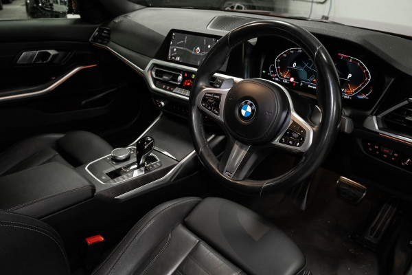 2022 BMW 3 Series G20 330i M Sport Sedan image 6