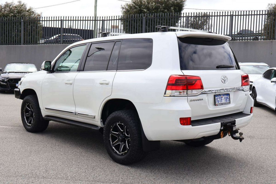 2016 Toyota LandCruiser VDJ200R Sahara SUV Image 2