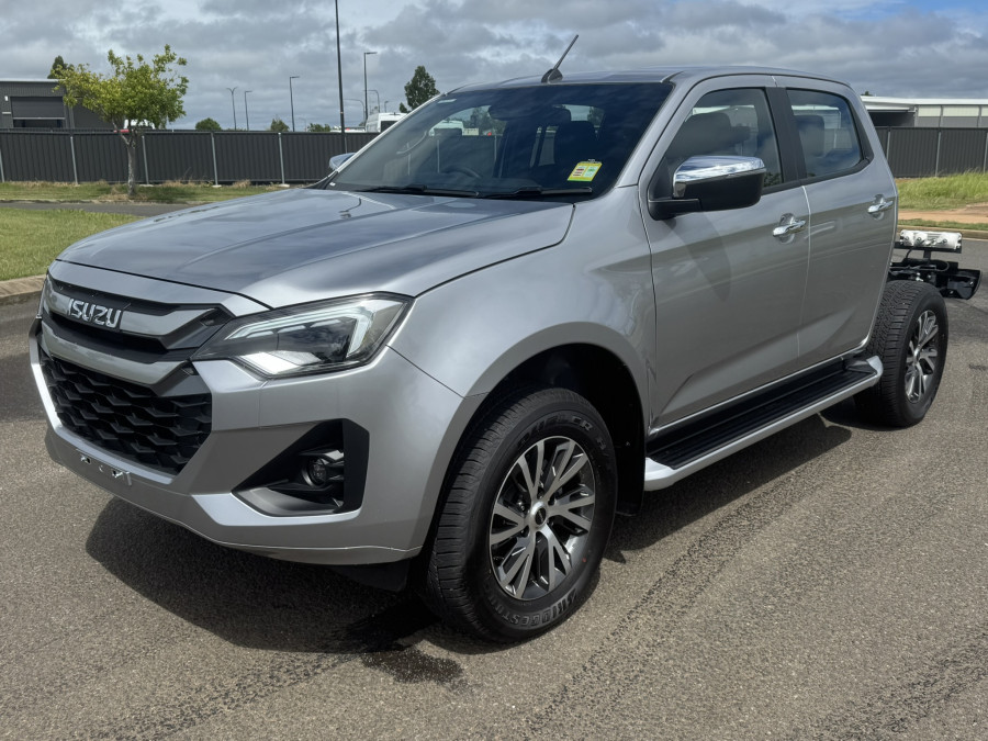 2026 Isuzu D-MAX RG LS-U Cab Chassis Image 6