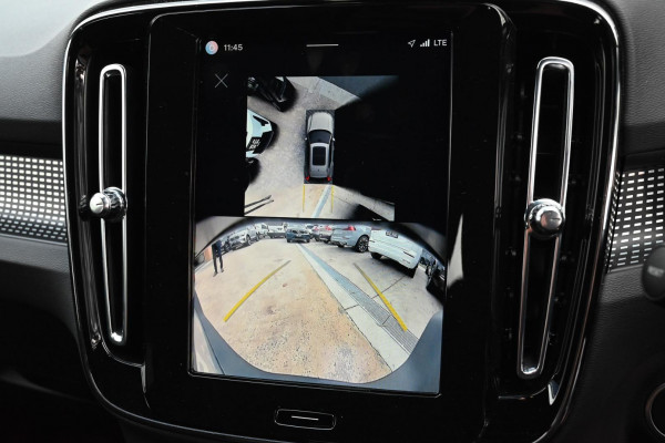2025 Volvo XC40 XZ Ultra B4 Bright SUV Image 7