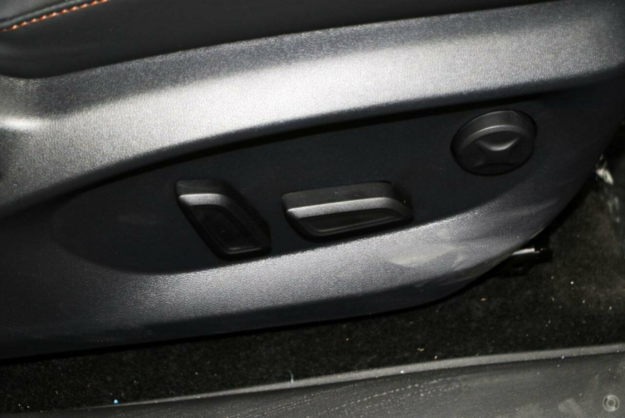 2024 MY24.5 MG HS AS33 Essence SUV Image 13
