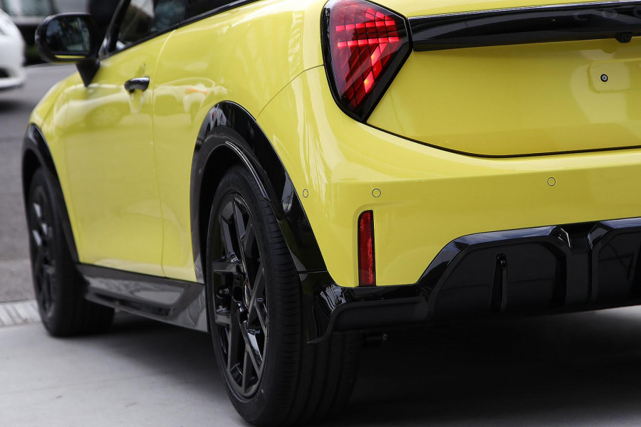 2026 MINI Cooper F66 JCW Favoured Hatch