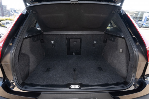 2022 MY23 Volvo XC40 XZ Ultimate B4 Dark SUV Image 22