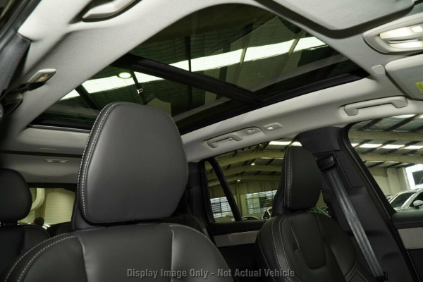 2026 Volvo XC90 L Series Ultra B5 Dark SUV Image 17