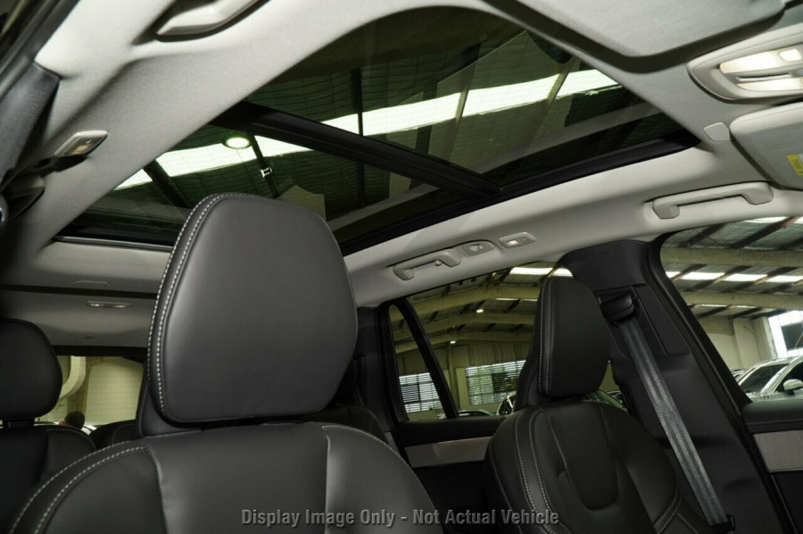 2026 Volvo XC90 L Series Ultra B5 Dark SUV Image 17