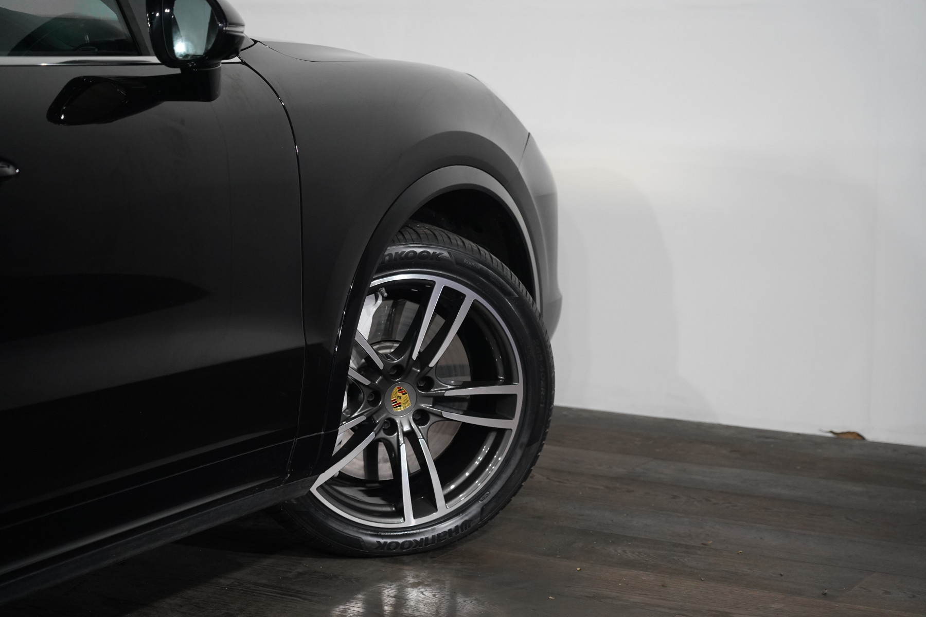 2019 Porsche Cayenne Turbo SUV Image 10