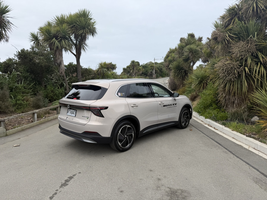 2026 MG MGS5 EV ZS3EM Essence 49 SUV Image 18