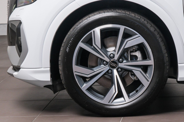 2024 MY25 Audi Q4 e-tron F4 45 SUV image 17