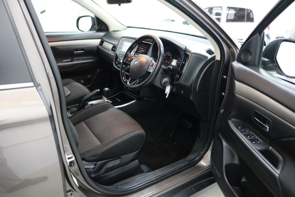 2017 MY18.5 Mitsubishi Outlander ZL ES Suv